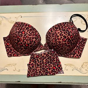 Victoria’s Secret bra and panty set